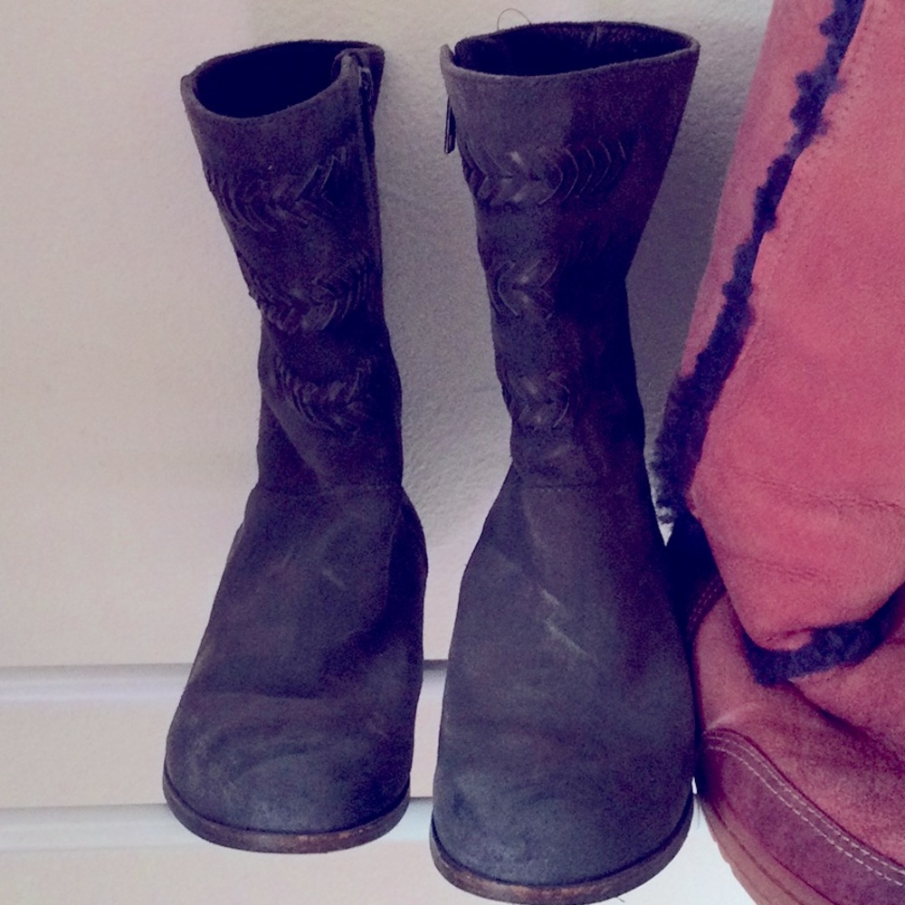 Boots in size 8